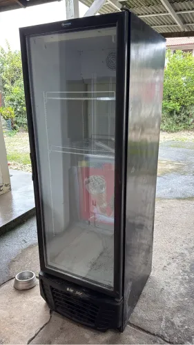 Geladeira expositora