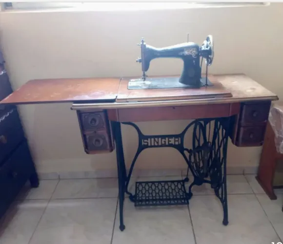 Máquina de costura antiga