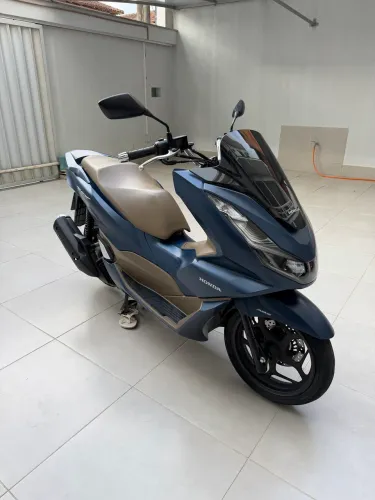 Pcx DLX, 2023 