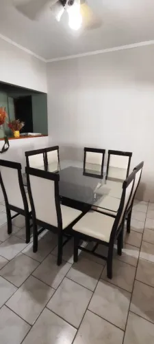 Mesa de jantar 8 cadeiras