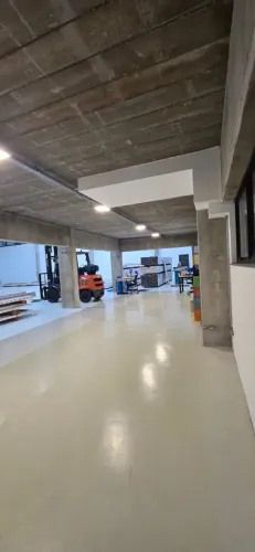 Imóvel para aluguel com 970 metros quadrados em Parque Industrial San José - Cotia - SP