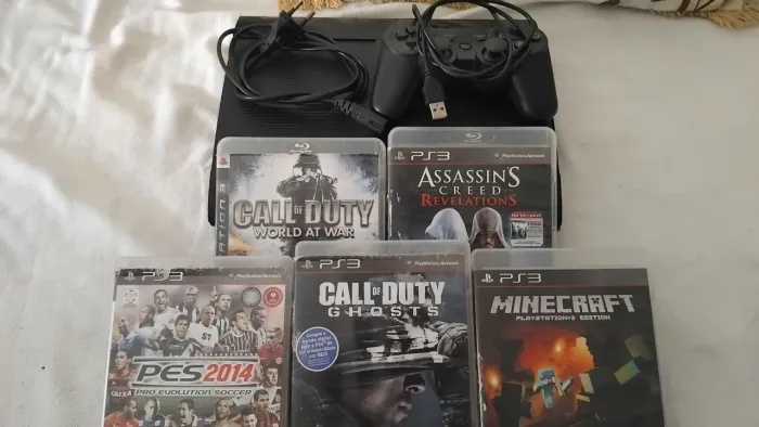Vendo ps3 com 1 controle e 5 jogos o ps3 se encontra revisado