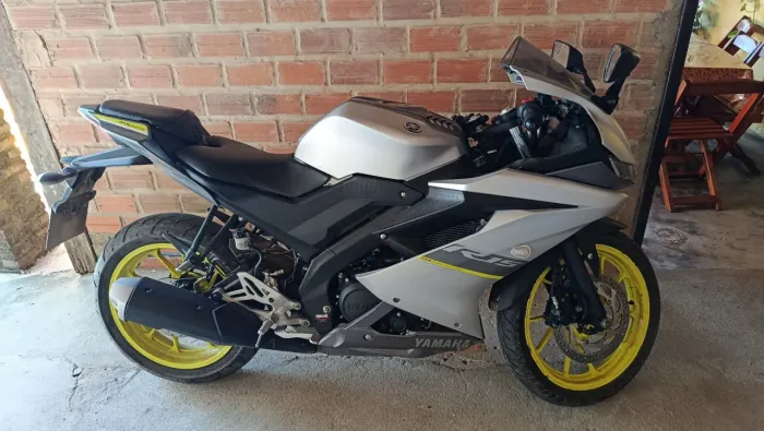 Yamaha R15