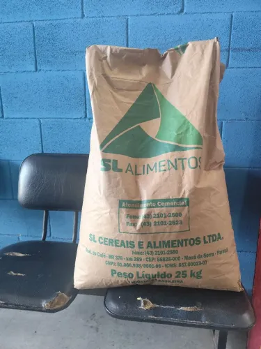 Oito sacos de aveia n1 com 25 kl