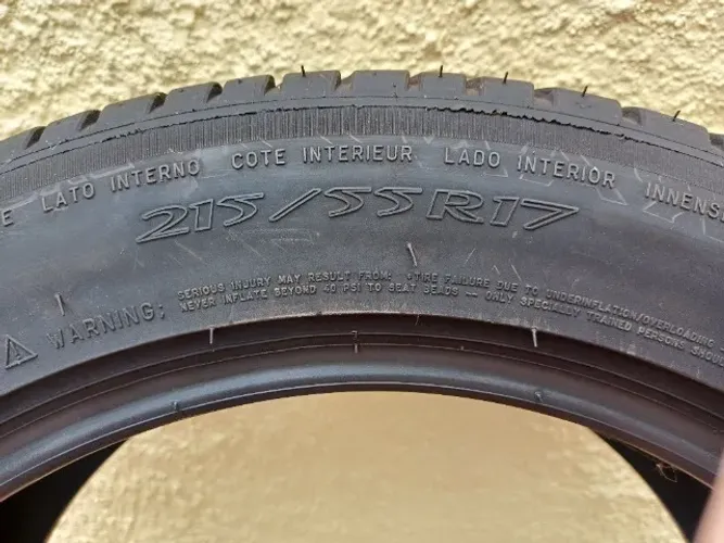 Pneu Michelin 215/55R17 - para HRV