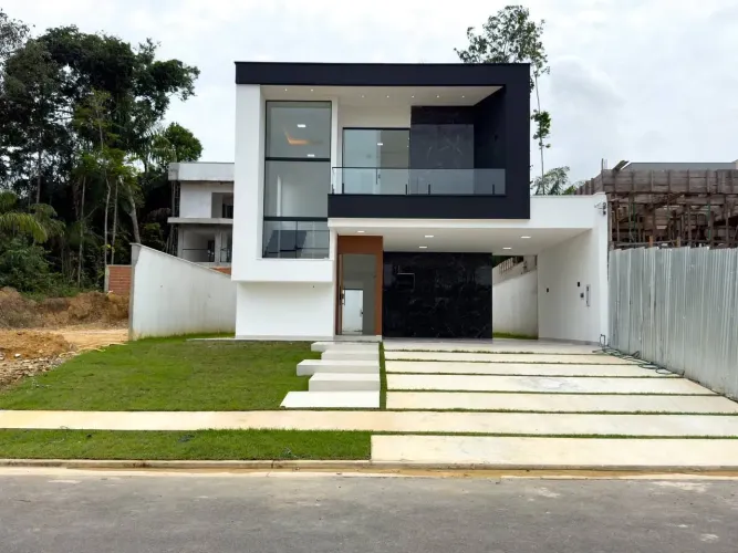 Casa DÚPLEX Alphaville Manaus 4/ Fino acabamento 4 suítes (Sendo 3 suítes no piso superior