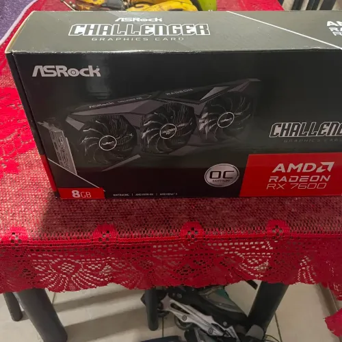 Placa de Vídeo AsRock AMD Radeon RX 7600 Challenger Pro OC, 8GB, GDDR6, FSR, Ray Tracing,