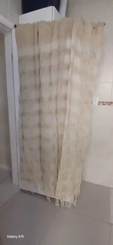 Duas Cortinas Novas .