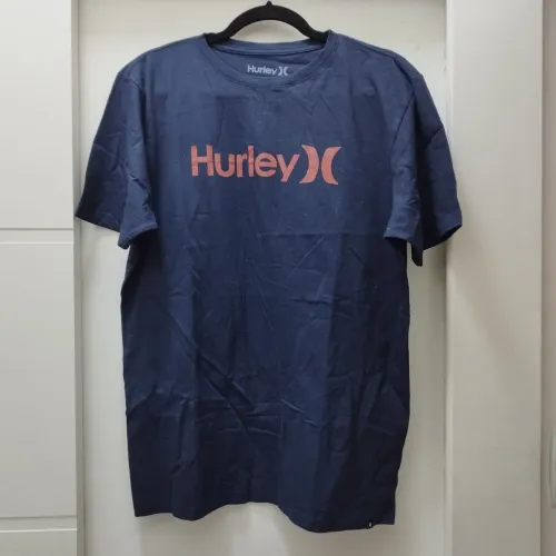 Camisa Hurley Preta com logo Vermelha