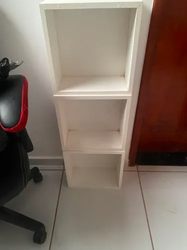 Três em nichos em perfeito estado 100%MDF<br><br>R$80