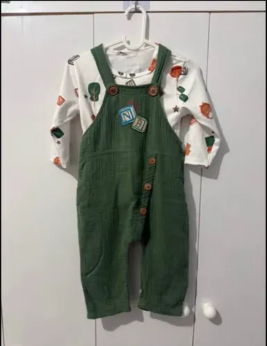Jardineira Mini Baby (M) - (Veste até G)
