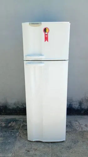 Geladeira 850 cartão ou pix faço entrega * zap