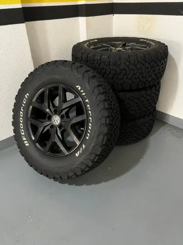 Pneus BF Goodrich 275/65 R18 + Rodas Amarok c/ Sensor | 5.000km | Oportunidade