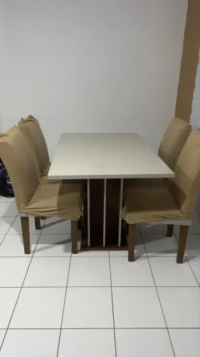 Mesa 4 cadeiras