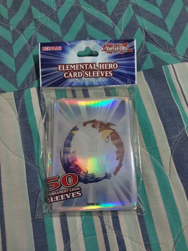 50 Sleeves Lacrados Oficiais para Yu-Gi-Oh! Elemental HERO