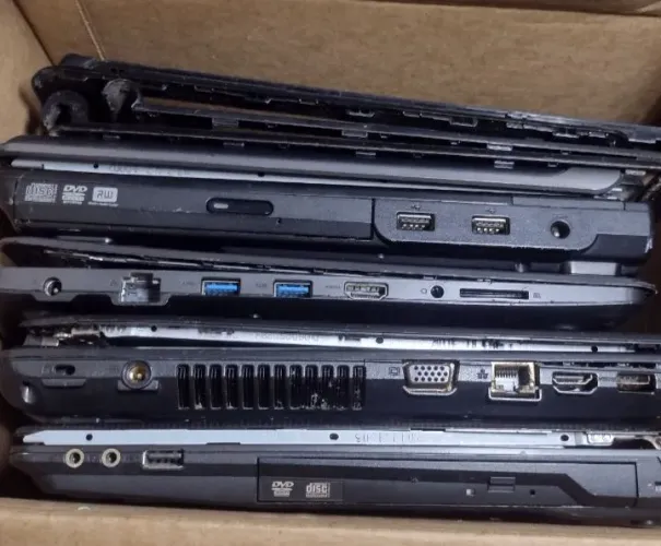 4 notebook pra tirar peças tá funcionando e Acer i3