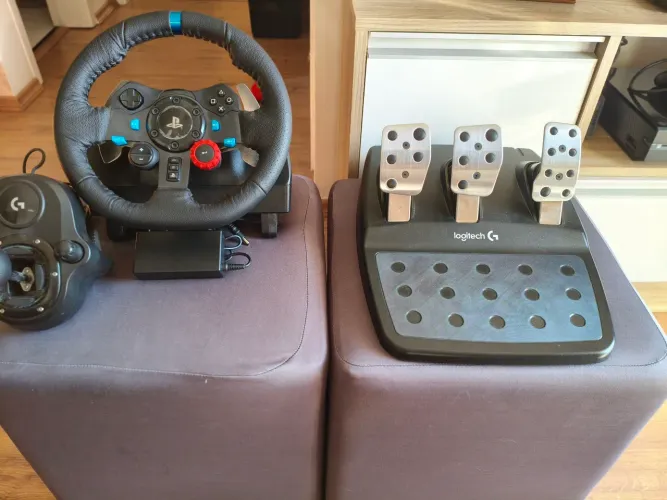Volante Logitech G29 + Pedais + Câmbio (Incluso devido ao estado, funcionamento perfeito)