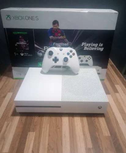 Xbox One S 1TB - Excelente Estado