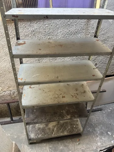 Prateleira de aço