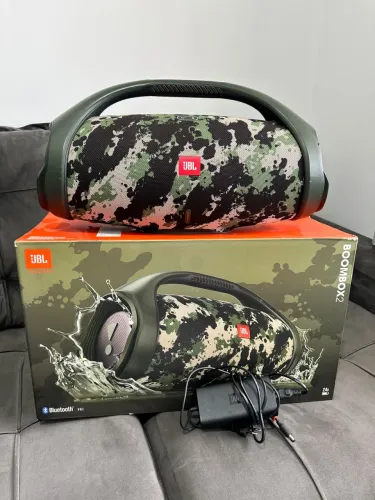 JBL BOOMBOX 2 original camuflada com caixa e carregador, funcionando perfeitamente