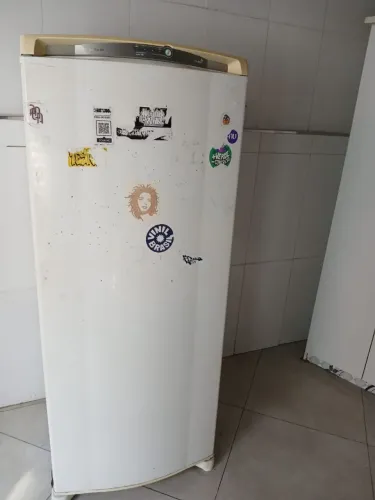Vende -Se Geladeira 