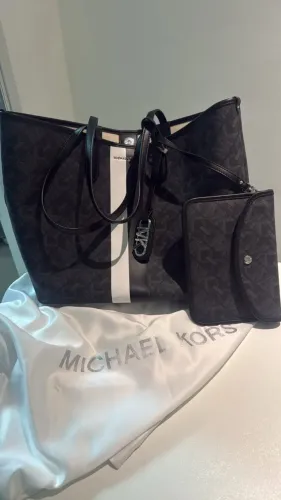 Bolsa Michael Kors Tote Monograma Preta + Carteira
