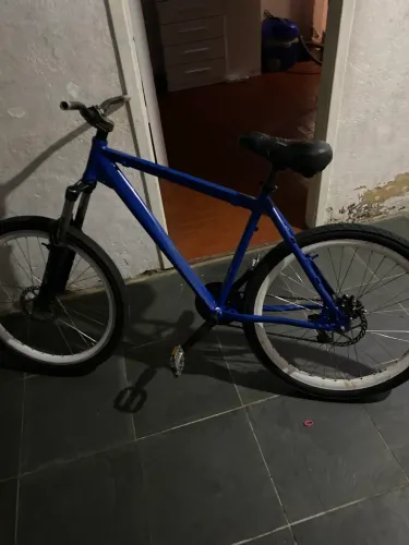 Bicicleta aro 26 quadro de alumínio 