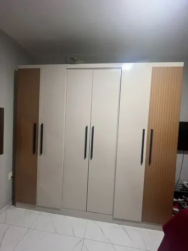 GUARDA ROUPA 6 PORTAS