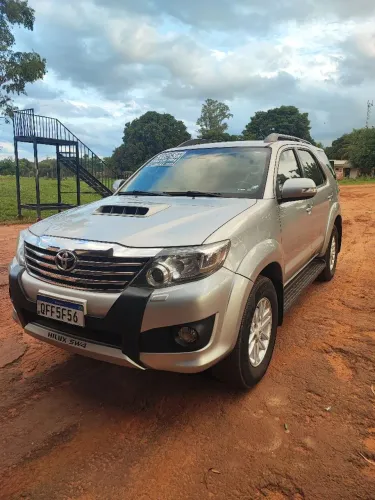 Toyota Hilux SW4 SRV D4-d 4X4 3.0 TDI Dies. AUT 2015
