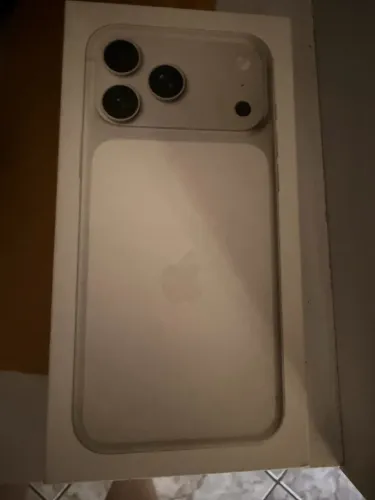 Vendo iPhone 17 pro max - perfeito estado