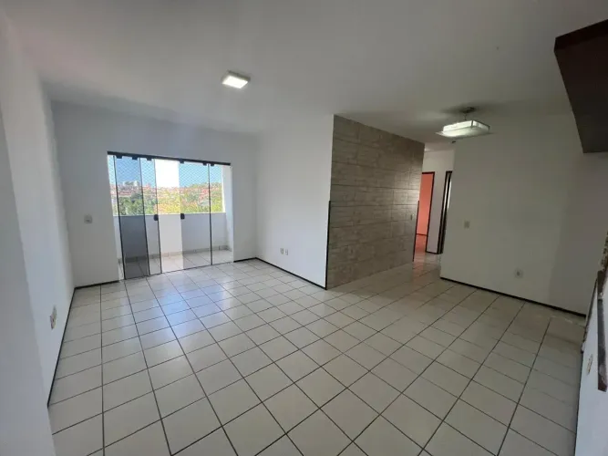 Apartamento com 100m3, 03 quartos, sala com varanda, armários, 02 vagas de garagem.