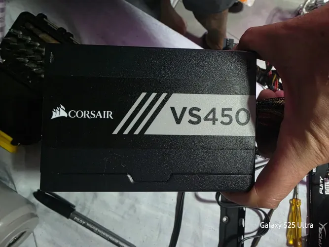 Fonte Corsair VS450 Top funcionando perfeitamente