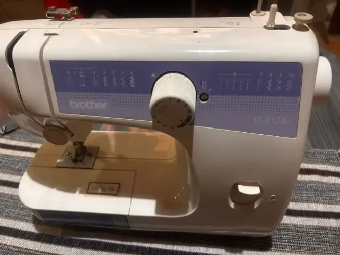 Máquina de costura mecânica Brother LS-2125i