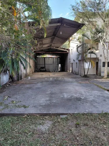 Galpão para locação no bairro Parque Assunção em Taboão da Serra/SP.