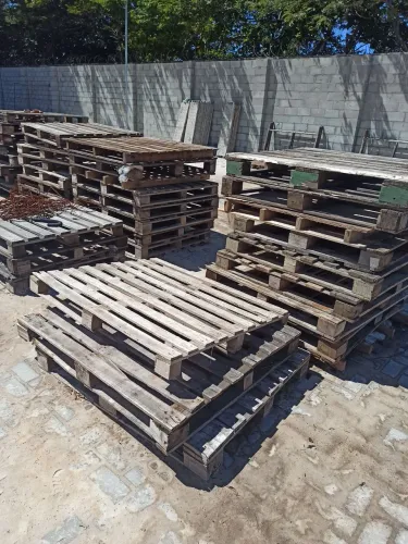 Vendo pallet de madeira usado