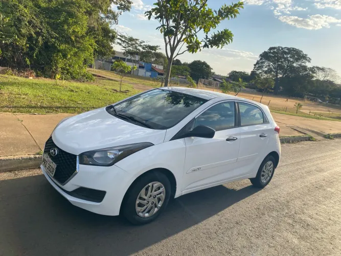 Hyundai HB20 Unique 1.0 Flex 12V Mec. 2019