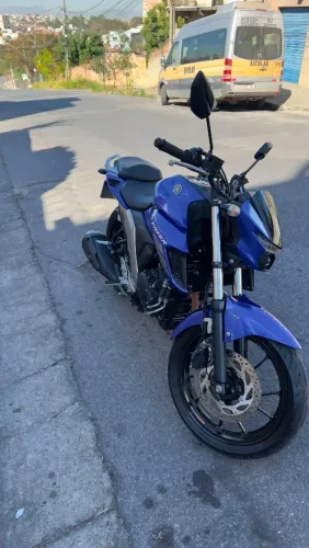 Yamaha FZ250 á venda