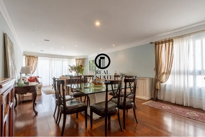 Apartamento à Venda - 287m², 5 Quartos, sendo 3 Suítes, 4 Vagas - Moema