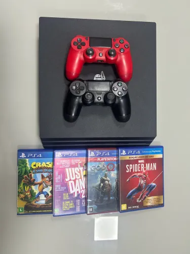 PS4 PRO 1tb 2 controles e jogos 