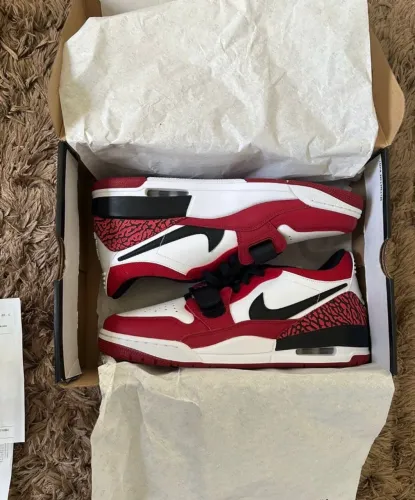 Air jordan legacy 312 low chicago