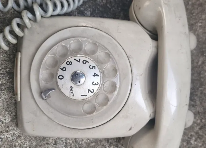 Telefone antigo 