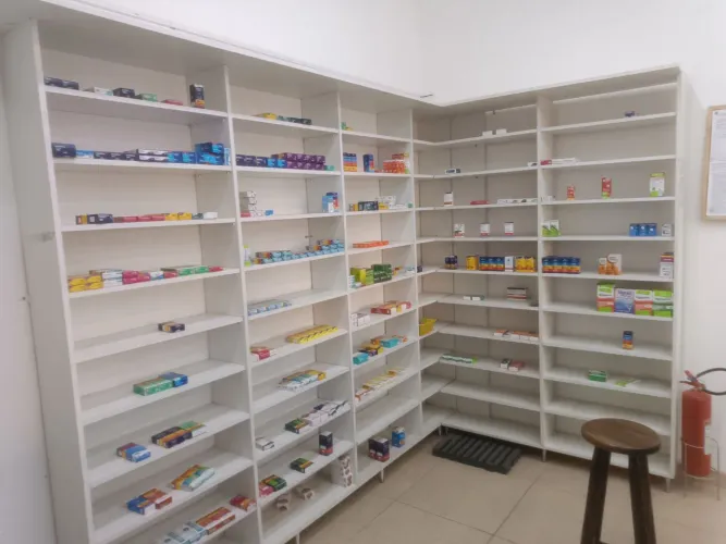 Vendo mobiliário de Farmácia!!!