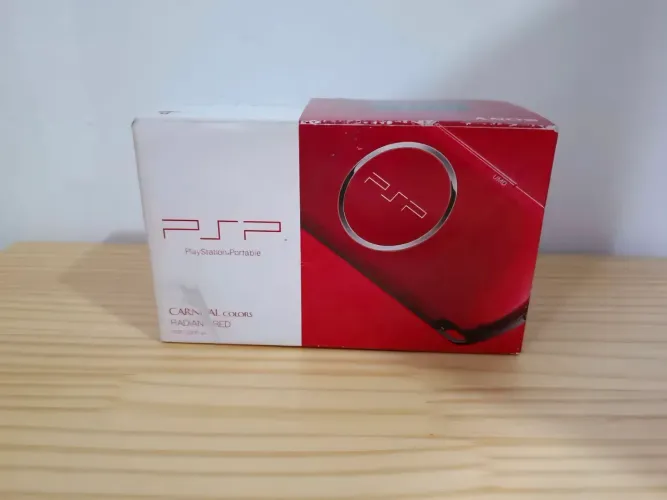 PSP RADIANT RED COM CAIXA E SERIAL BATENDO 