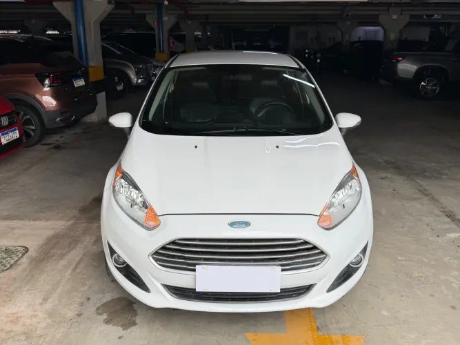 Ford Fiesta Sedan 1.6 16V Flex Aut. 2015