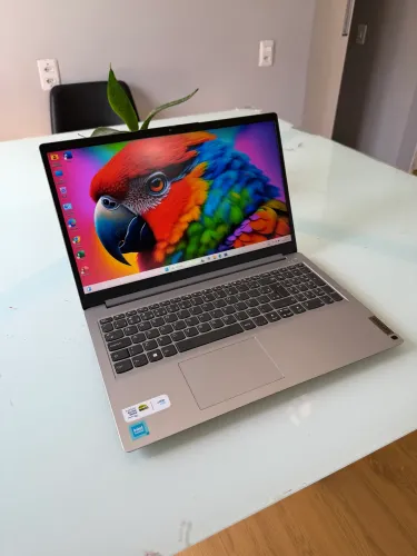 Notebook Seminovo Lenovo 7 Meses de Uso Ideal Para Estudos e Trabalhos
