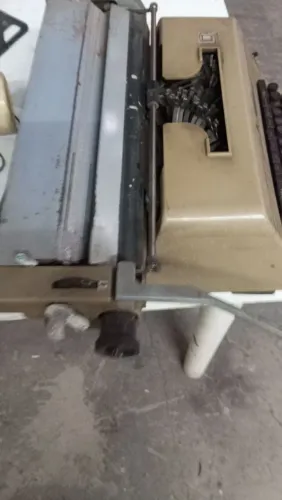 Vendo máquina de escrever