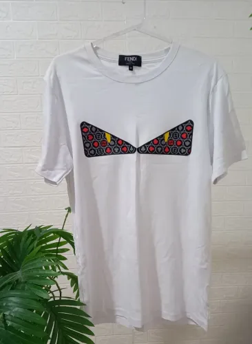 camiseta Fendi