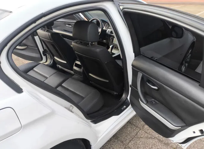 BMW 320I A 2011