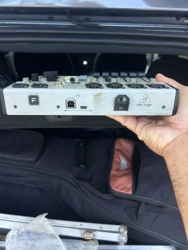 Mesa digital Behringer Flow 8