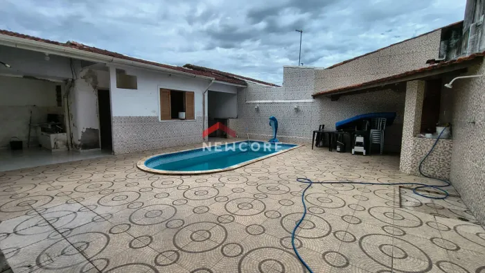 Sobrado em Rua Danilo Teixeira de Carvalho - Nova Itanhaém (Praia) - Itanhaém/SP